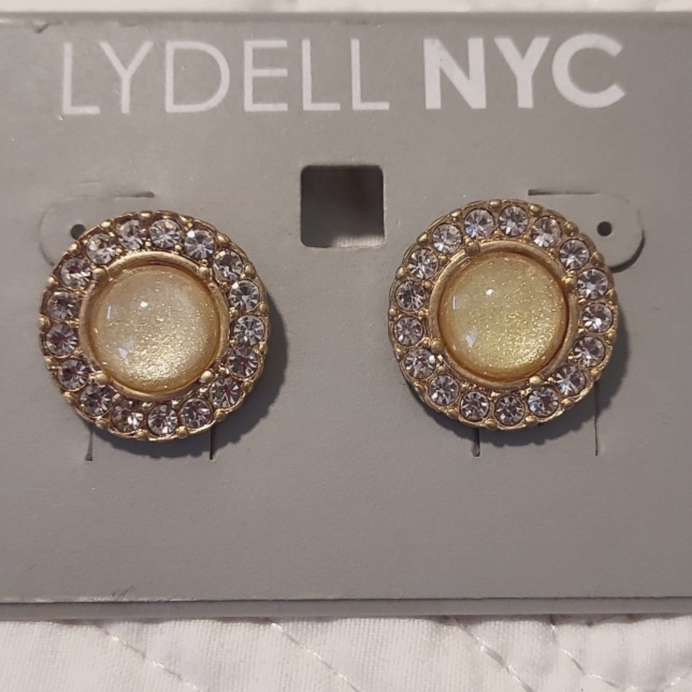 Gold/cream earrings
